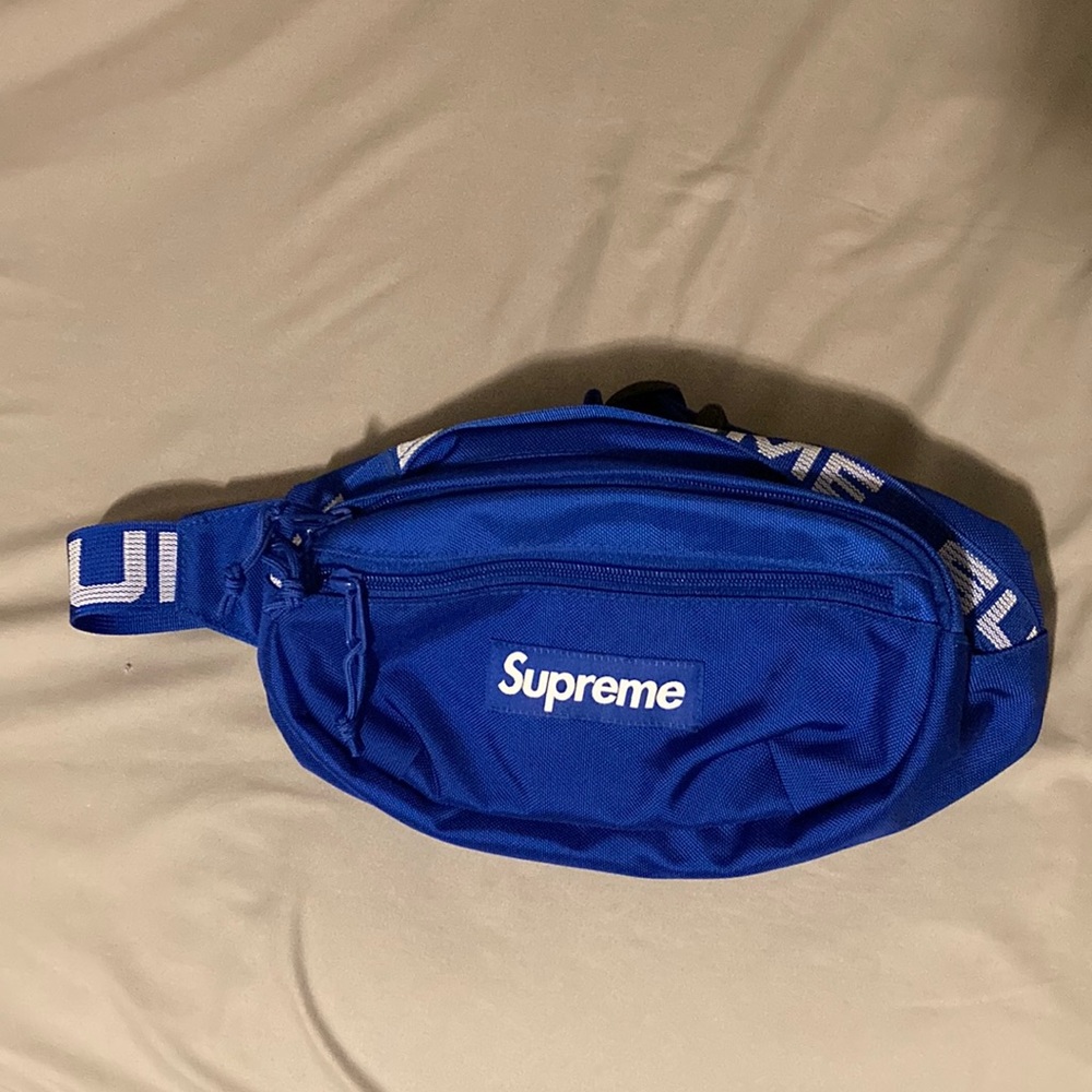 NWOT Supreme SS18 Royal Blue Waist Bag